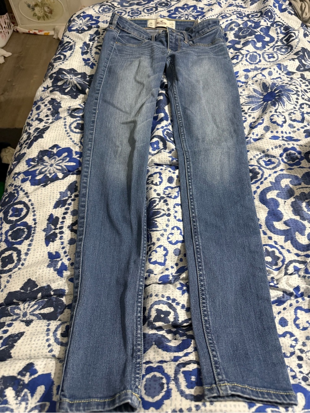 Hollister Women's Faded Blue Skinny Jeans